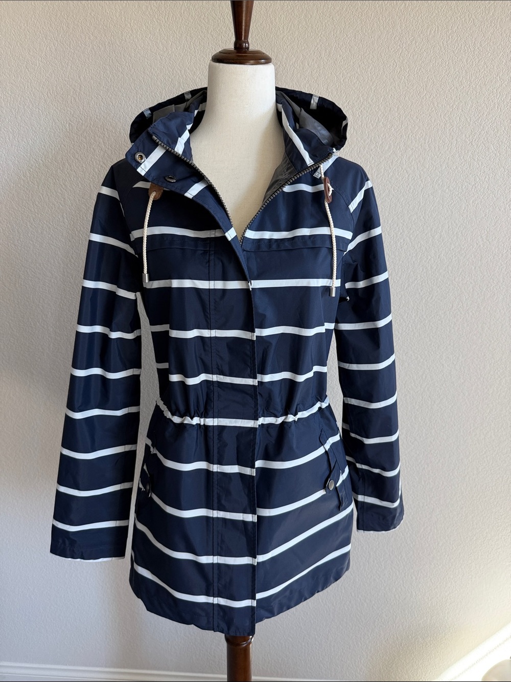 Barbour Holliwell Rain Jacket. Size 8. NWT